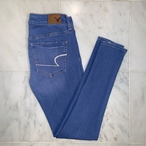 American Eagle high waisted blue jeans